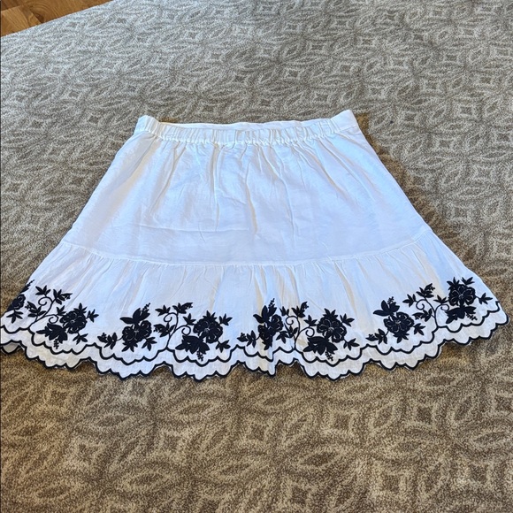 J. Crew White Skirt with Navy Floral Embroidery - Picture 4 of 6